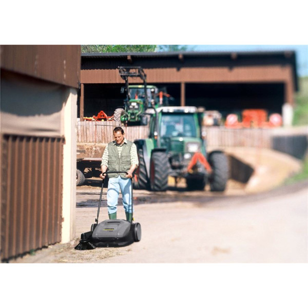 Подметальная машина Karcher KM 70/15 C